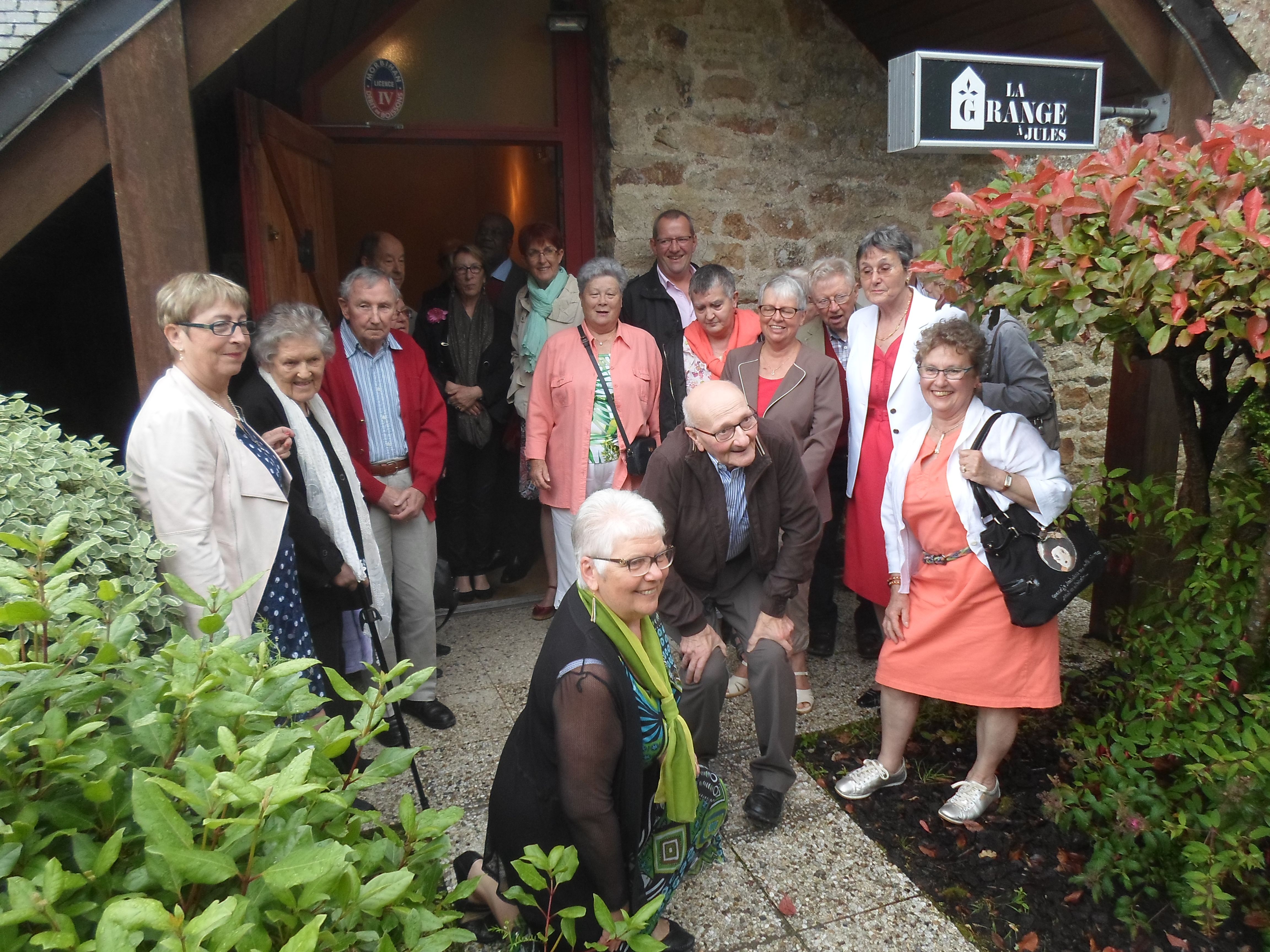 Photo de membres de l'A.D.P.M. lors des 25 ans